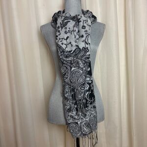 Pashmina Elegant Black and Gray Paisley Scarf